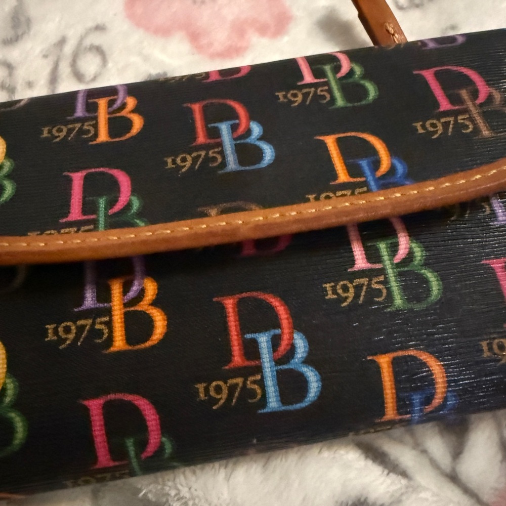 Dooney & Bourke DB75 multi-color slim wallet EUC - Picture 10 of 16